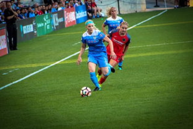 KAIYUNAPP-五大联赛是否通过中路传控制造更多反击起点，五大联赛实力分析